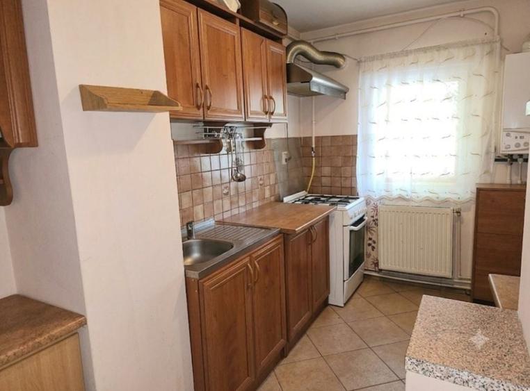 Apartament cu 4 camere semidecomandat în Orizont