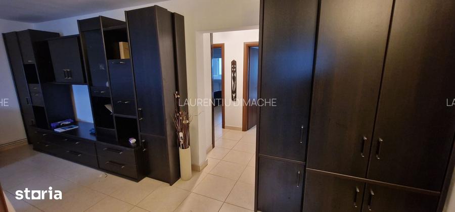 Vedere frontal la mare, 3 camere decomandate.