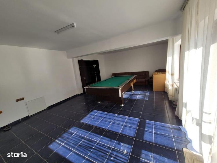 Casă cu 4 camere cu Teren 4200 Mp în Central