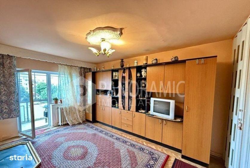 Apartament cu 4 camere în Micro 17