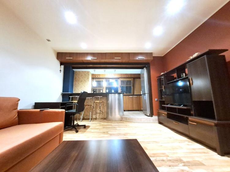 Apartament cu 1 camere, mobilat în P-ța Unirii