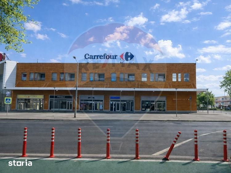 Spațiu comercial, de 83 mp, în Letea