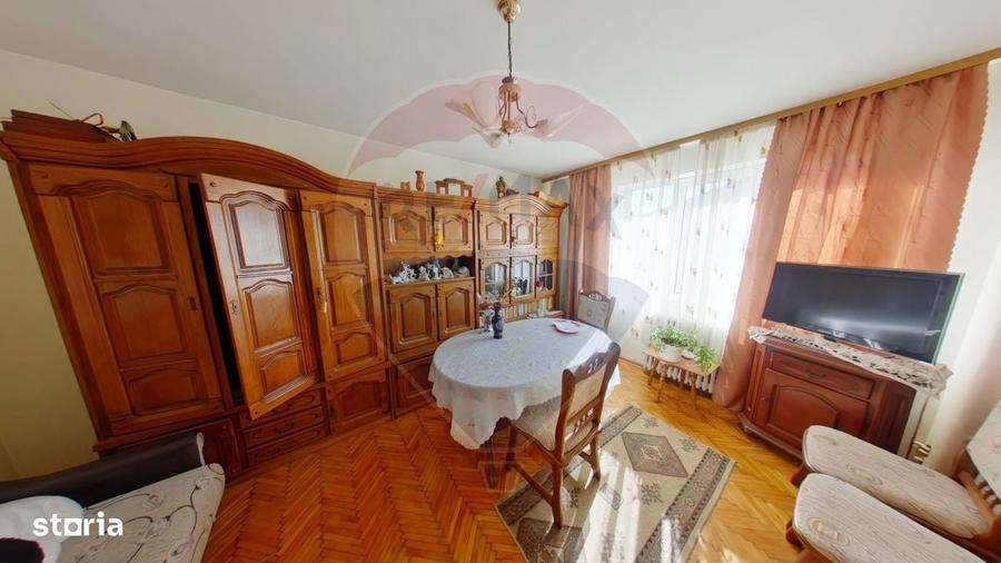 Apartament cu 2 camere, mobilat în Central