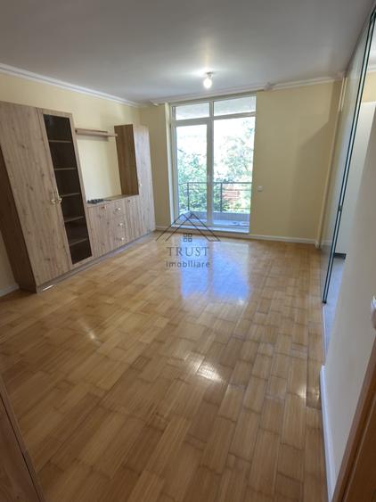 Apartament cu 2 camere, mobilat în Borhanci