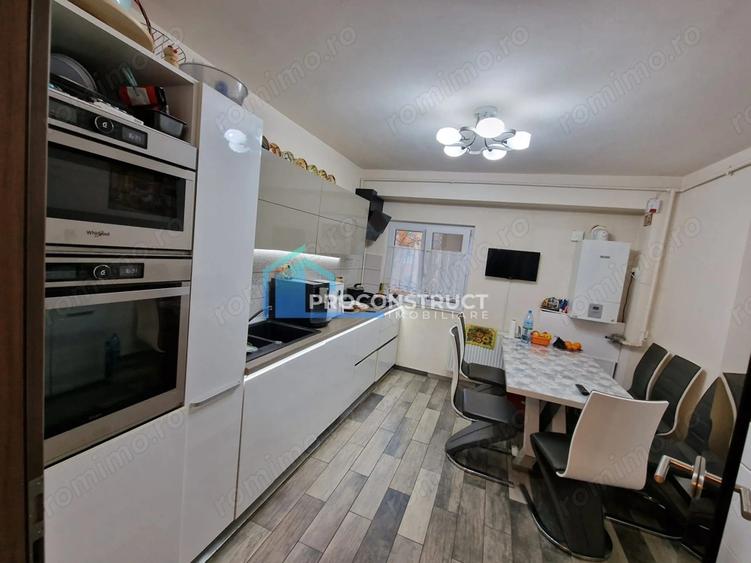 Apartament cu 5 camere nedecomandat, mobilat în UMT
