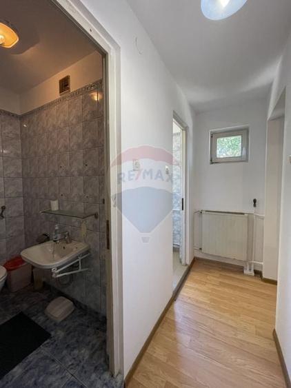 Casă individuală cu 5 camere cu Teren 373 Mp în Bucureștii Noi