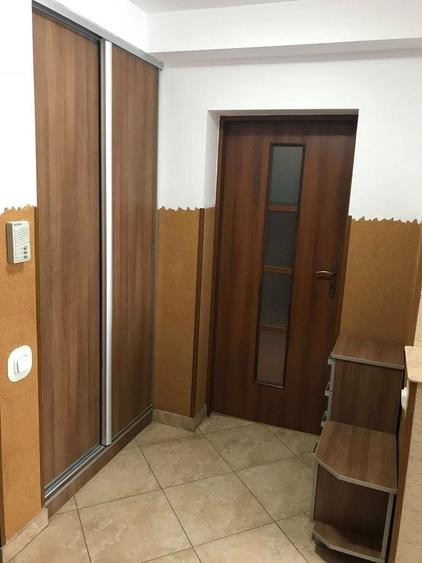 Apartament cu 3 camere semidecomandat în Rogerius