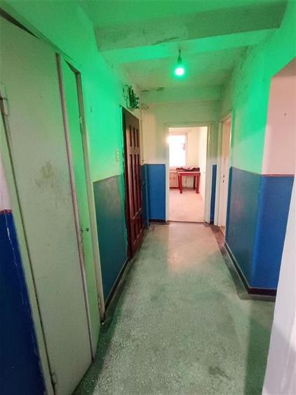 Apartament 3 camere in Moldova Noua - 7