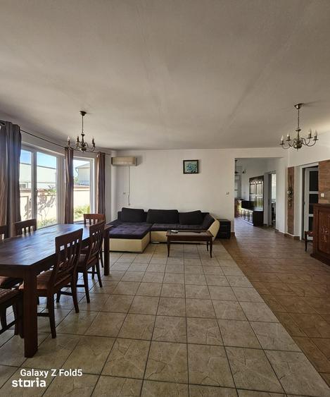 Casă cu 4 camere semidecomandat cu Teren 640 Mp în Sântandrei