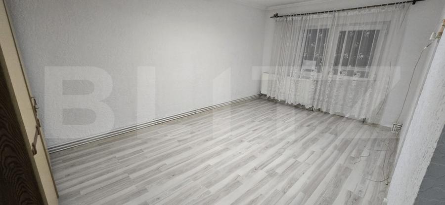 Apartament cu 3 camere decomandat, mobilat în Micro 17