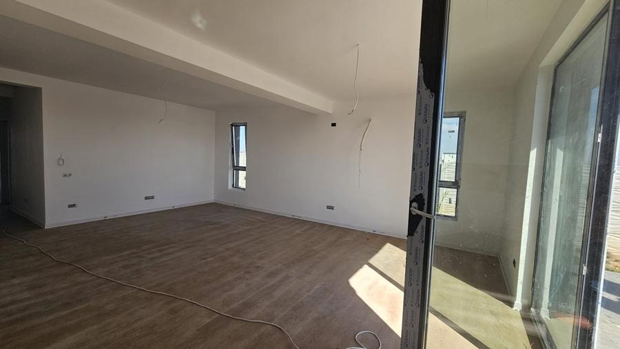 Casă individuală cu 4 camere cu Teren 420 Mp în Vidra