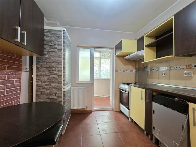 Apartament cu 2 camere decomandat în Metalurgie