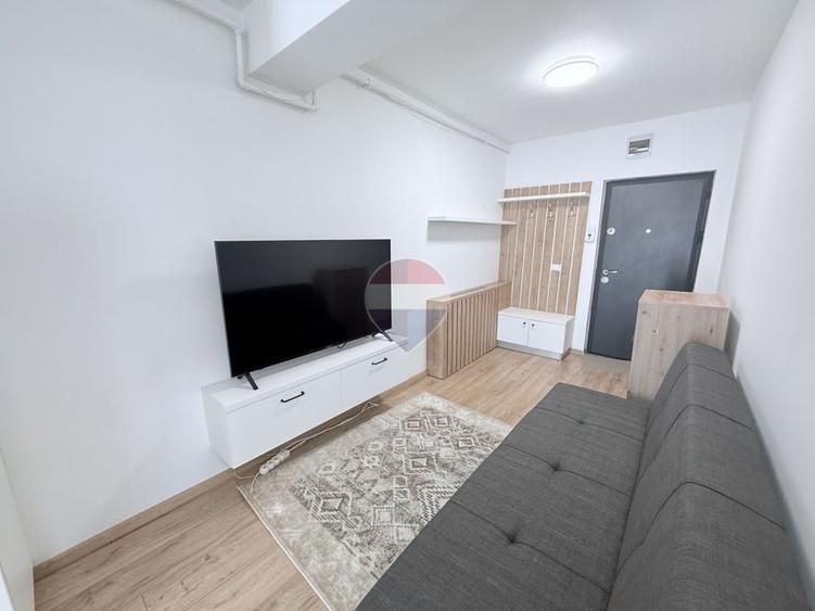 Apartament cu 2 camere semidecomandat, mobilat în Dâmbul Rotund