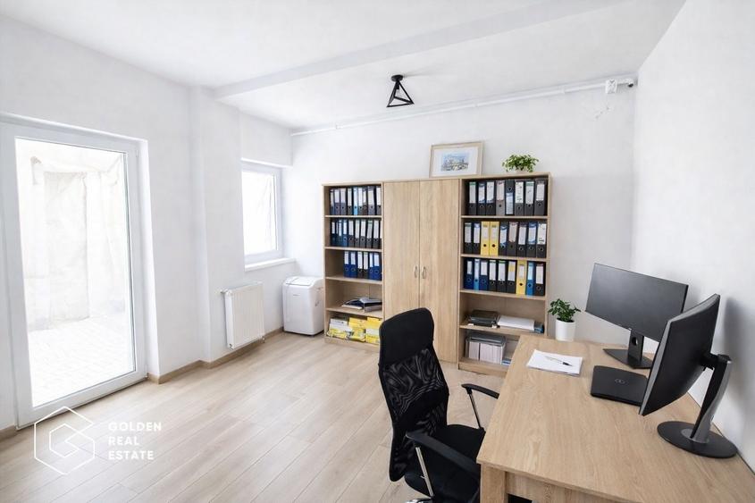 Birou, de 100 mp, în Complex Studențesc
