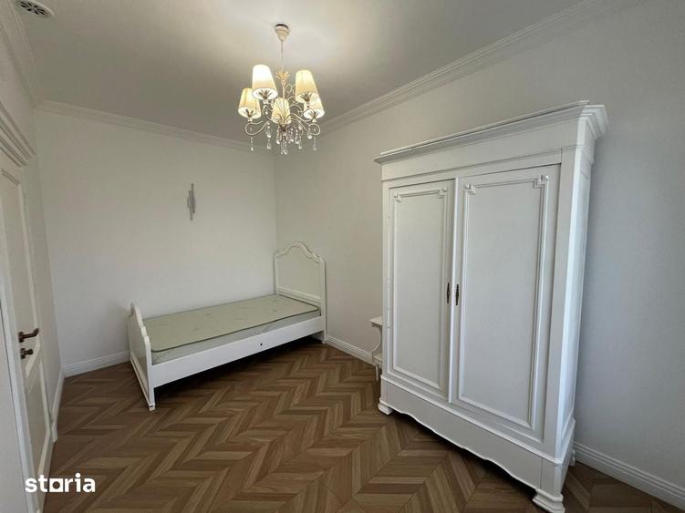 Casă cu 6 camere cu Teren 1500 Mp în Central