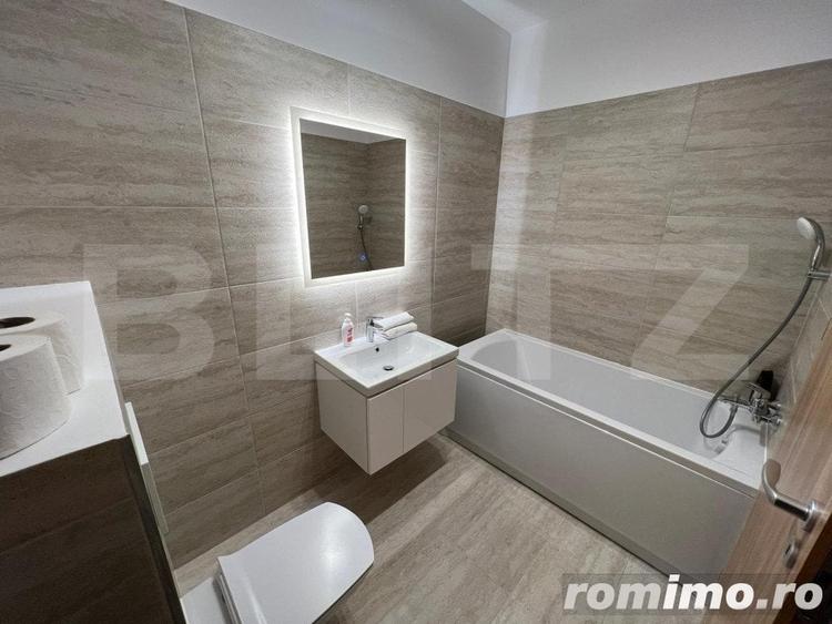Apartament cu 3 camere semidecomandat în Cetate