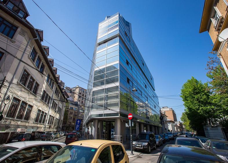 Birou, de 5,185 mp, în Universitate