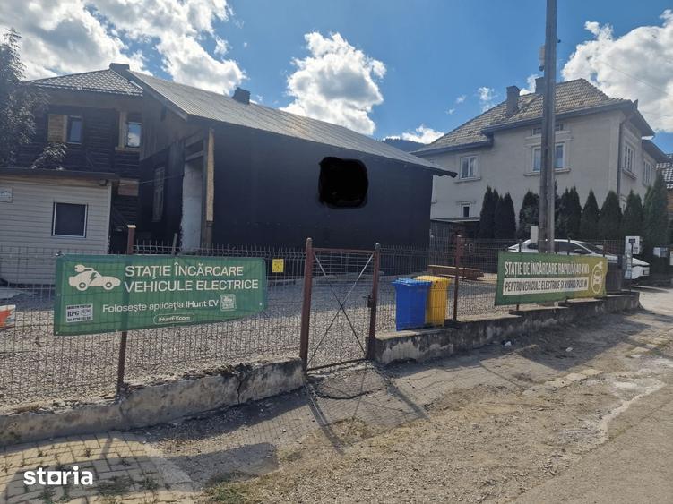 Casă cu 4 camere cu Teren 221 Mp în Central
