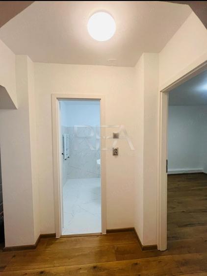 Apartament cu 4 camere decomandat în Tineretului