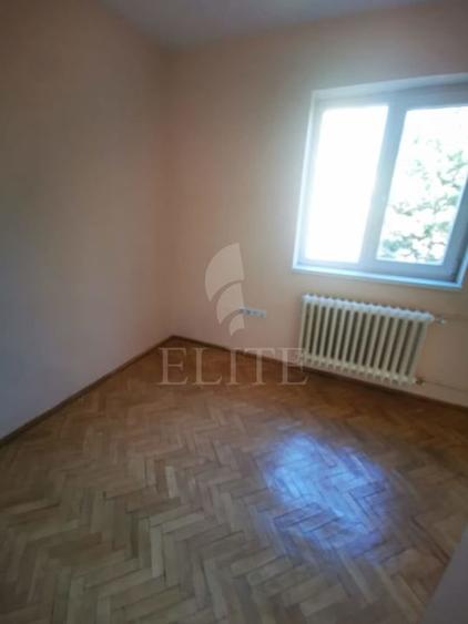 Apartament cu 3 camere semidecomandat în Gheorgheni
