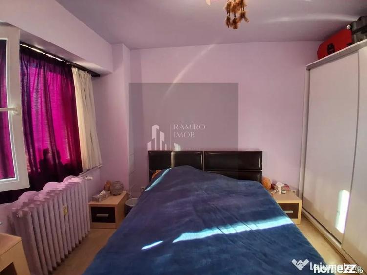 Apartament cu 3 camere semidecomandat în Gorjului