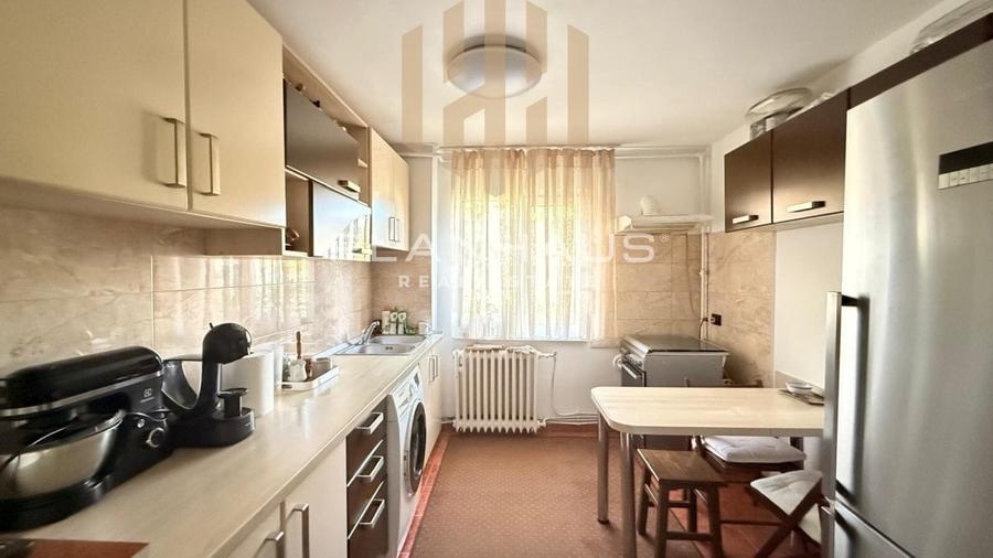 Apartament cu 2 camere semidecomandat, mobilat în Central