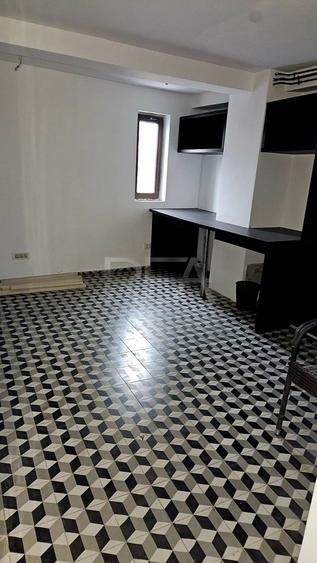 Spațiu comercial, de 67.51000213623 mp, în Drumul Sării