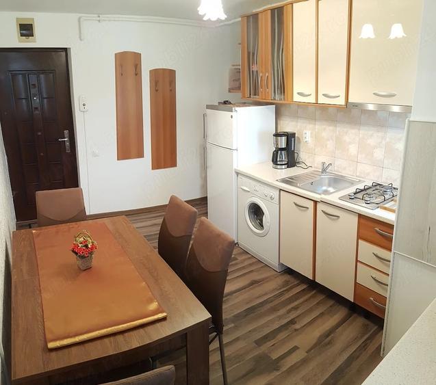 Apartament cu 2 camere semidecomandat în Cedonia