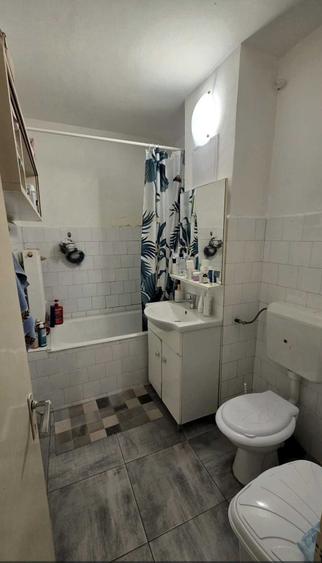 Apartament cu 3 camere decomandat în Complex Studențesc