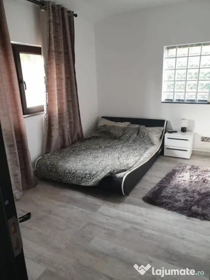 Casă cu 5 camere cu Teren 950 Mp în Central
