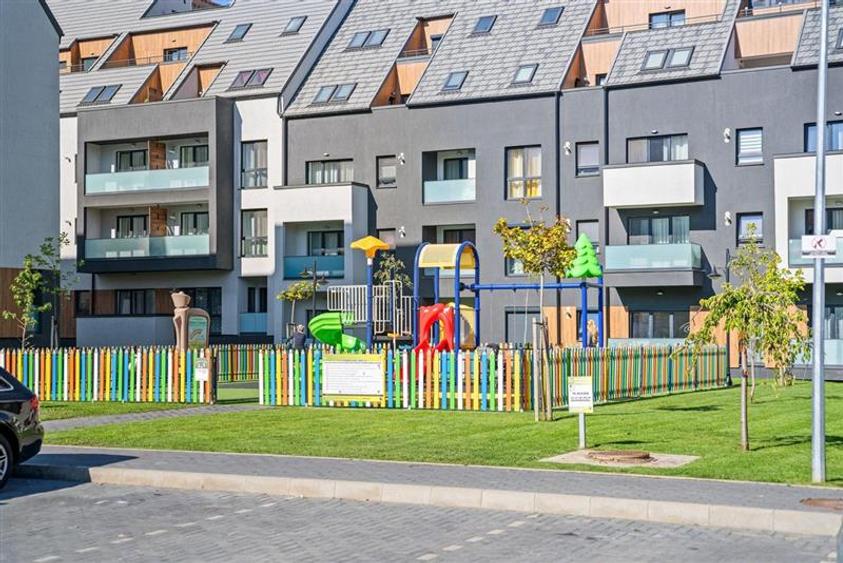 Apartament cu 2 camere nedecomandat în Tractorul