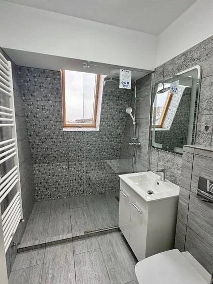Apartament cu 3 camere în Tractorul