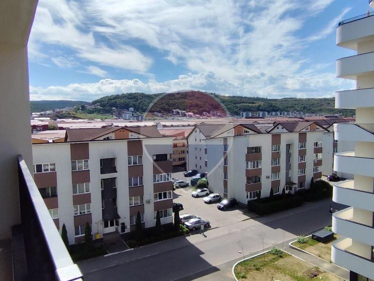 Apartament cu 2 camere semidecomandat, mobilat în Florești