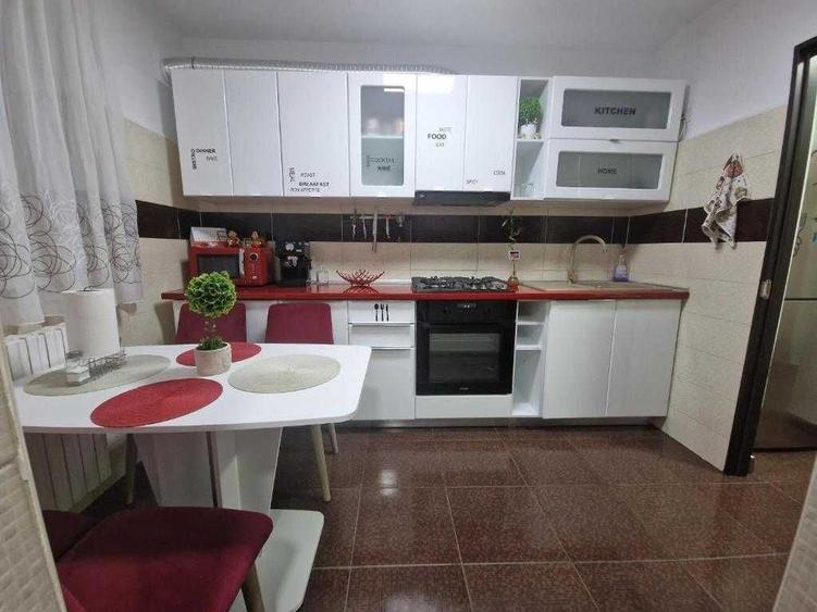 Apartament cu 2 camere decomandat în Tomis Nord