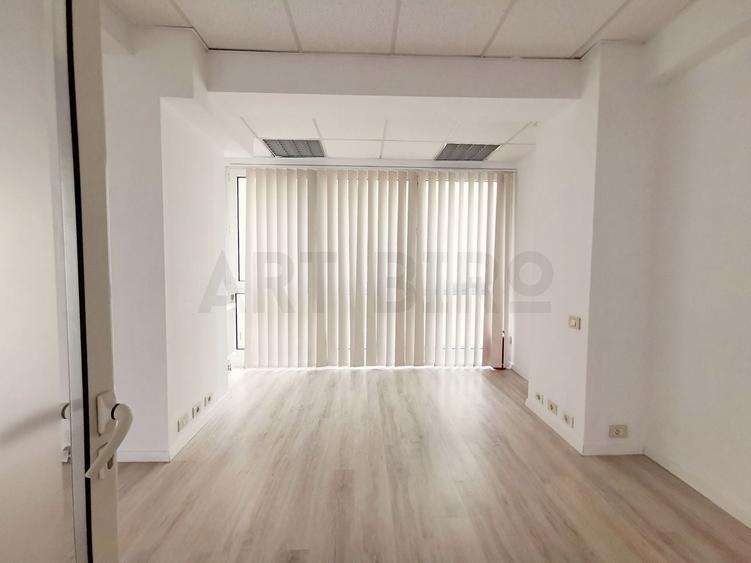 Birou, de 165 mp, în P-ța Universității