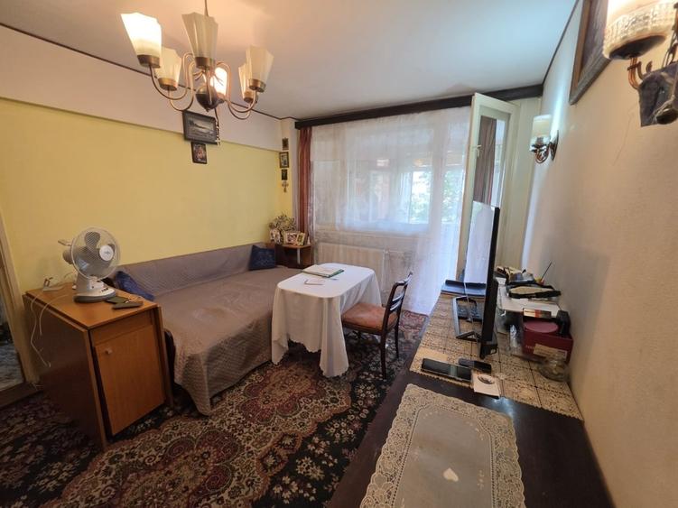 Apartament cu 2 camere semidecomandat în Basarabia
