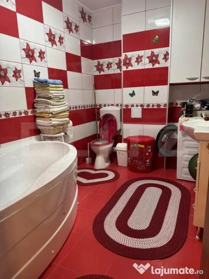 Apartament cu 2 camere decomandat în Pietroasa