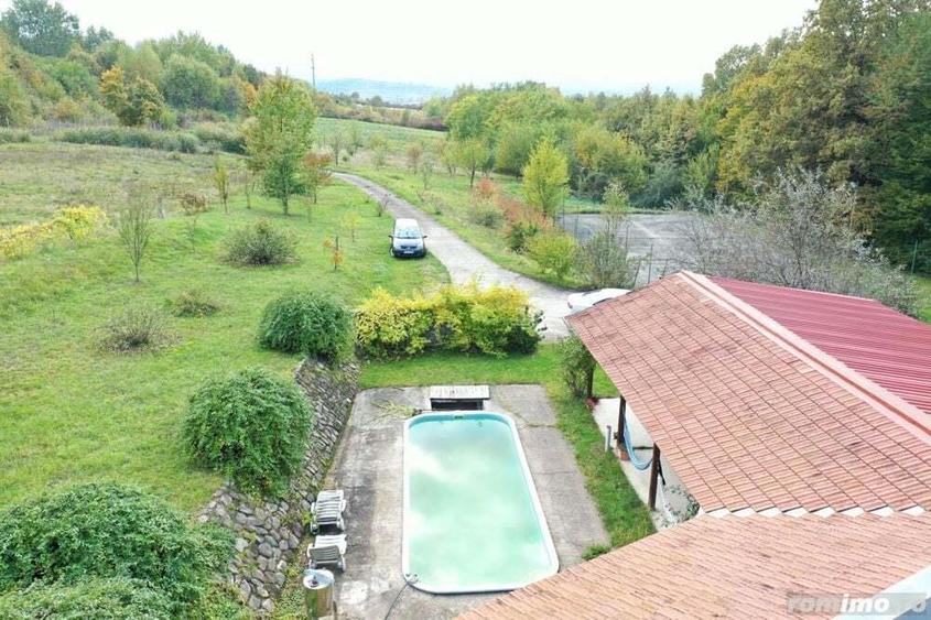Casă cu 5 camere cu Teren 60875 Mp în Beiuș