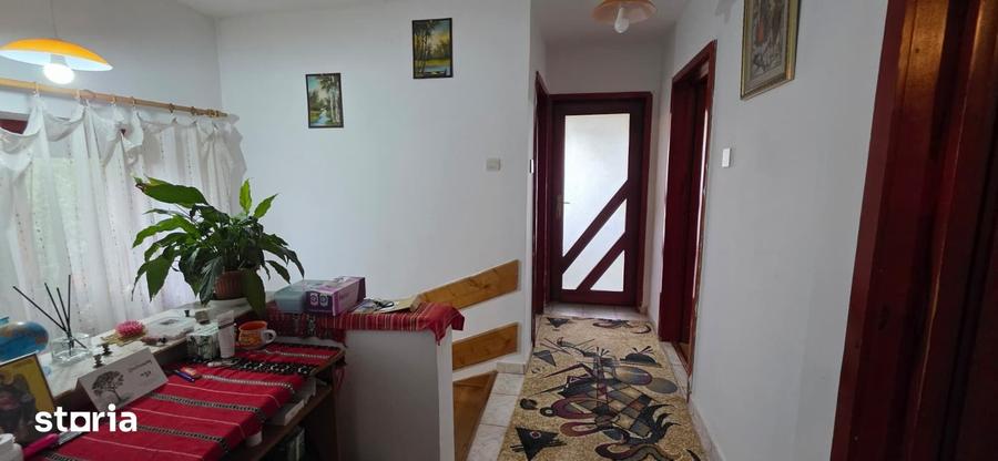 Casă cu 4 camere cu Teren 1000 Mp în Șerbănești