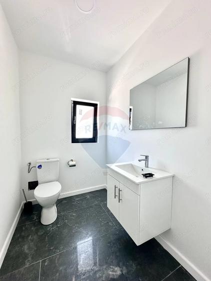 Spațiu comercial, de 425 mp, în Domnești