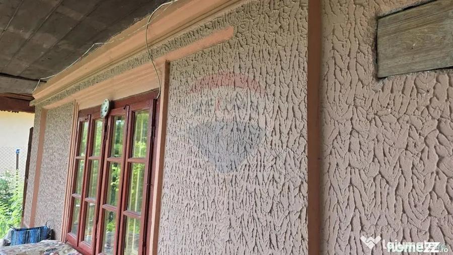 Casă cu 3 camere cu Teren 5063 Mp în Uzunu
