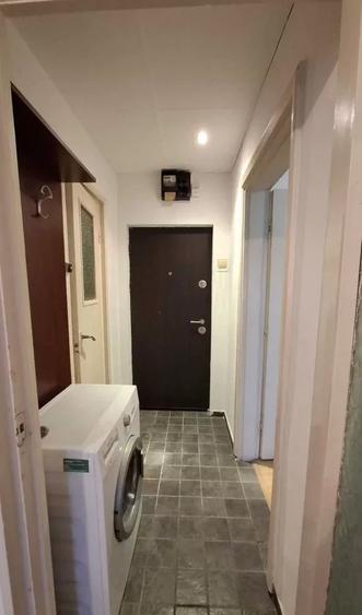 Apartament cu 2 camere semidecomandat, mobilat în Apărătorii Patriei
