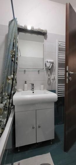 Garsonieră decomandată în Apărătorii Patriei