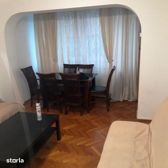Apartament cu 3 camere semidecomandat în Drumul Taberei