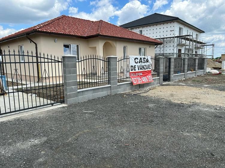 Casă cu 4 camere cu Teren 515 Mp în Șag