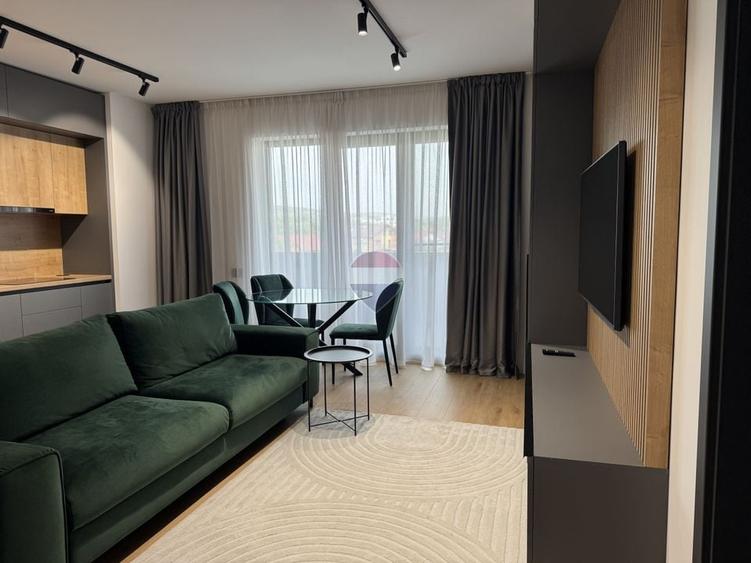Apartament cu 2 camere semidecomandat, mobilat în Gară