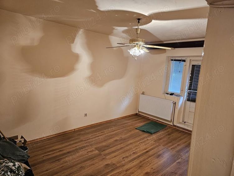 Apartament cu 3 camere decomandat în Măcin