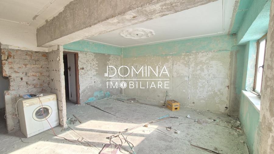 Apartament cu 3 camere decomandat în Rovinari