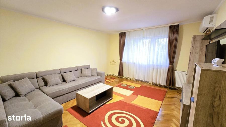 Apartament cu 3 camere decomandat în Micro 16
