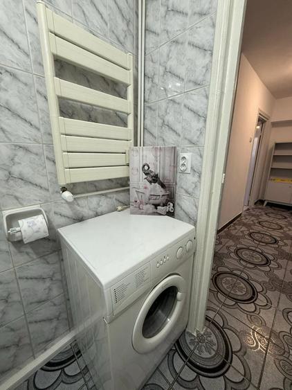 Apartament cu 3 camere decomandat în Obor